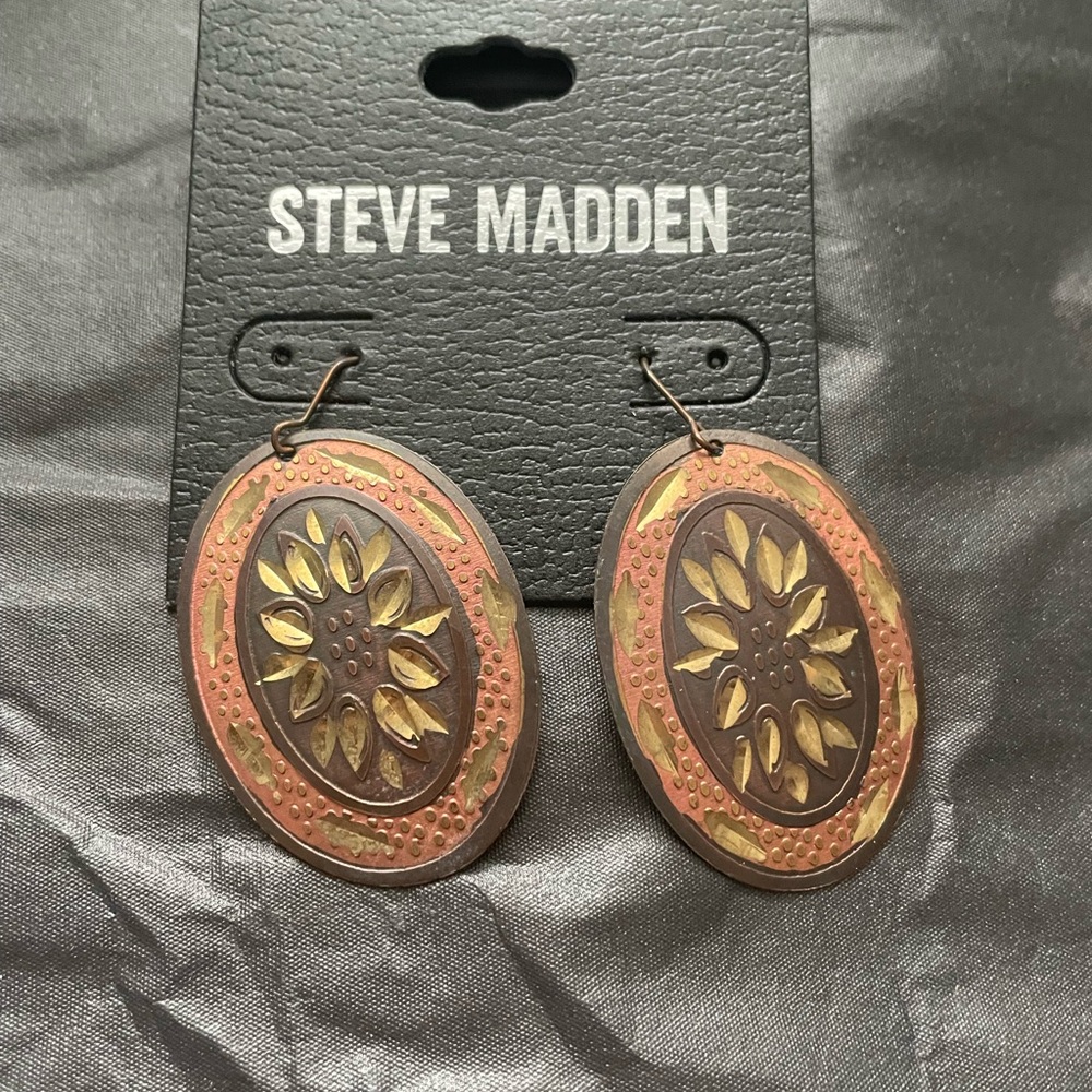 Steve Madden Oval Earrings in Copper and Rose